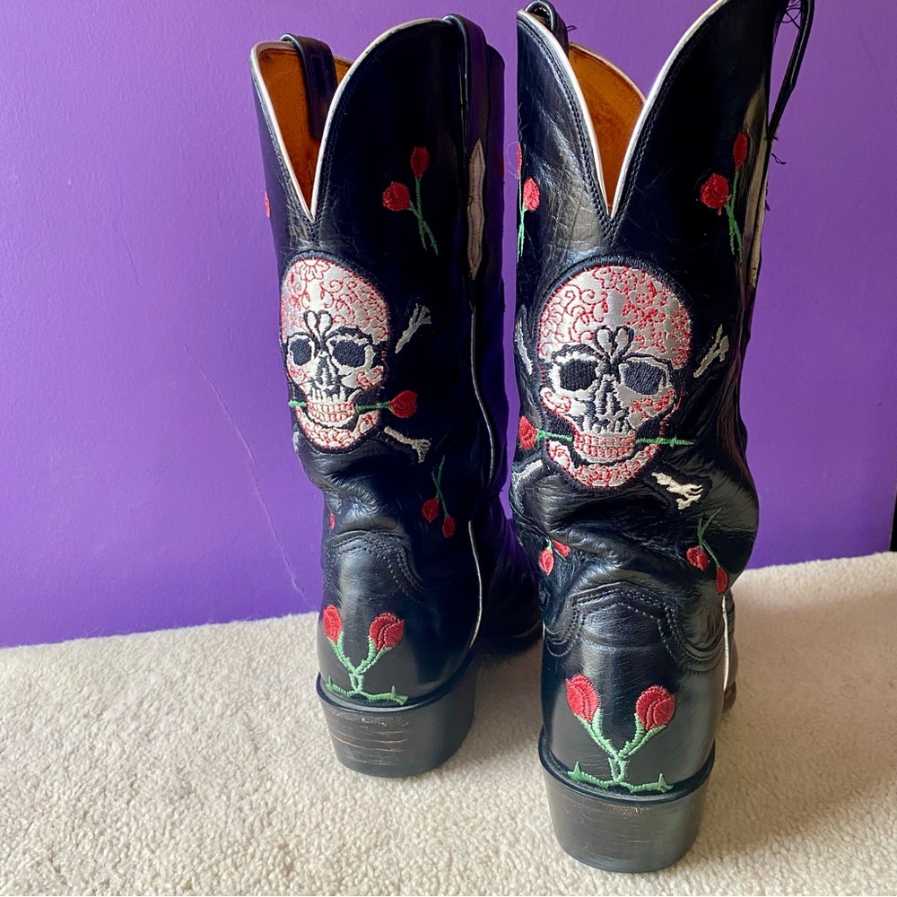 Women’s Lucchese skull boots
